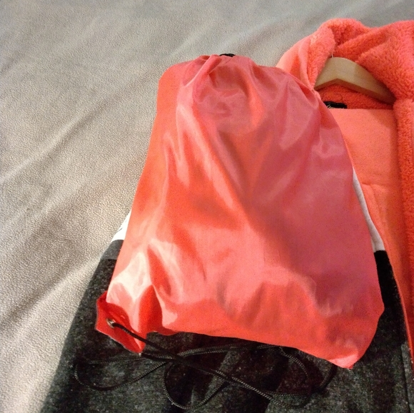 I believe this is a remake of victory secret size medium jogging suit with zipup - Picture 2 of 7